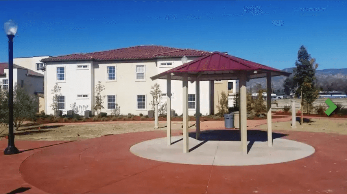 Valencia Grove Apartments — photo 5
