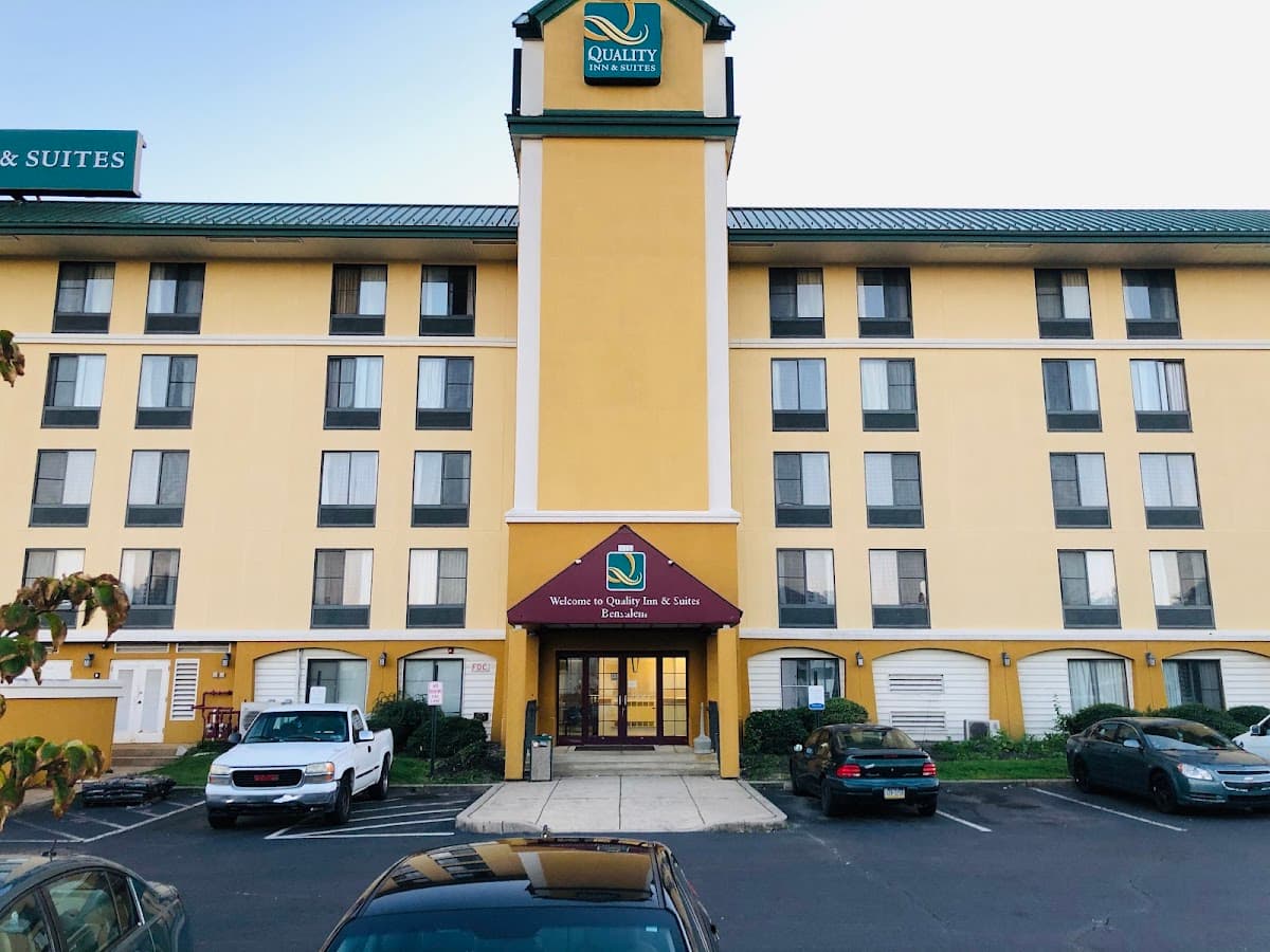 Quality Inn & Suites — photo 1