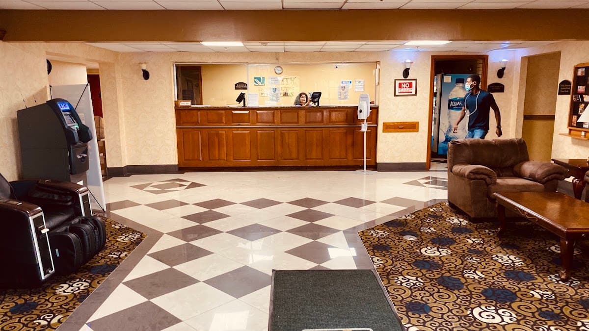 Quality Inn & Suites — photo 4