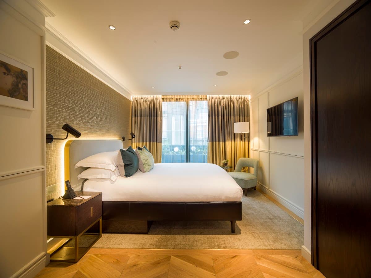 The Guardsman Hotel & Residences — photo 2