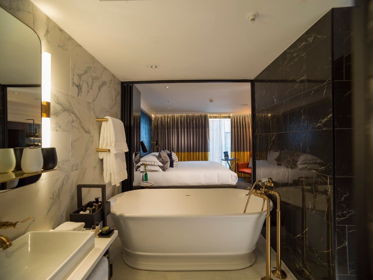 The Guardsman Hotel & Residences — photo 3