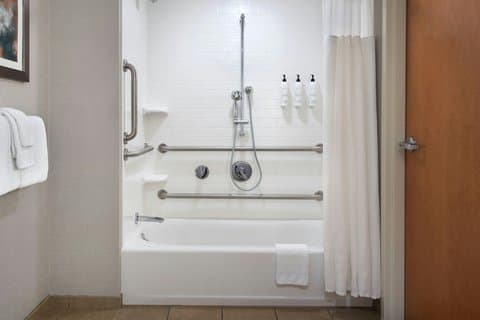 Fairfield by Marriott Inn & Suites Great Barrington Lenox/Berkshires — photo 4