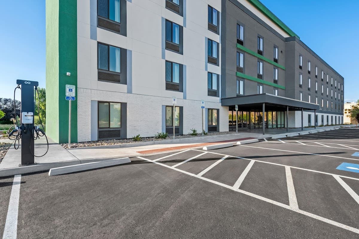 ECHO Suites Extended Stay by Wyndham Reno — photo 1