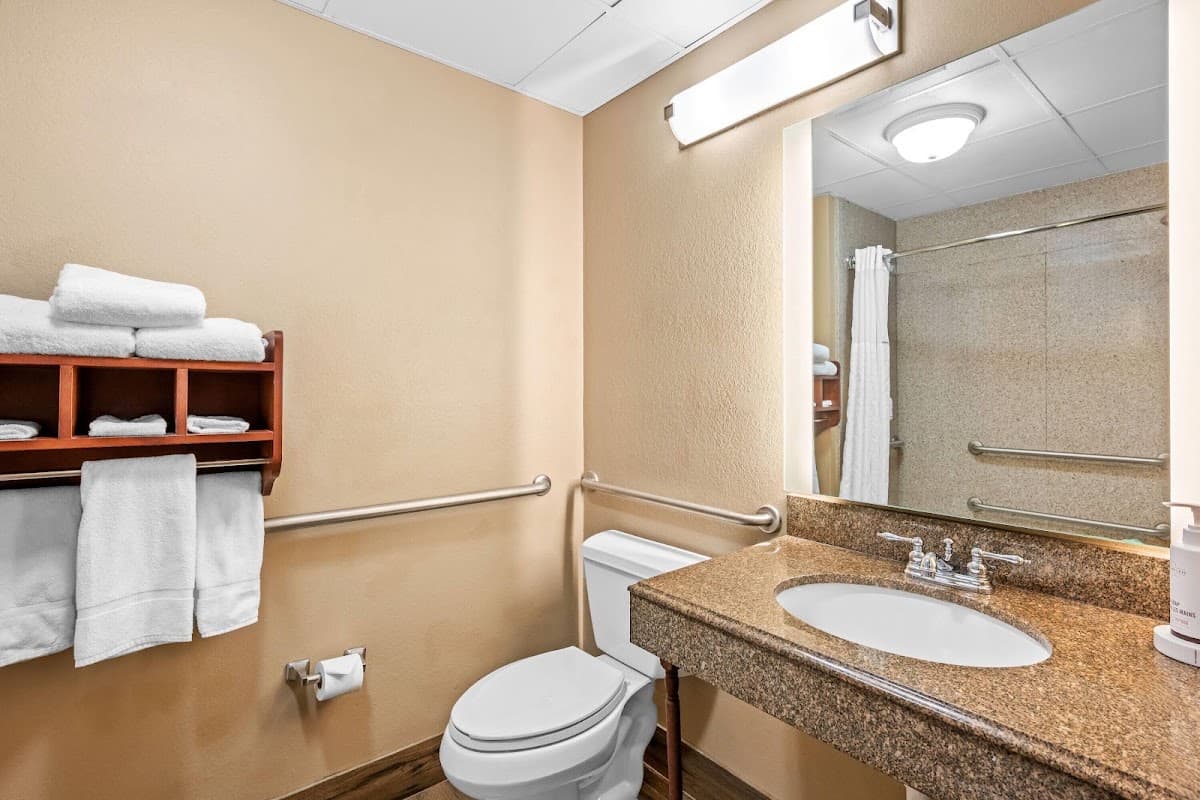 La Quinta Inn & Suites by Wyndham Boone University — photo 4