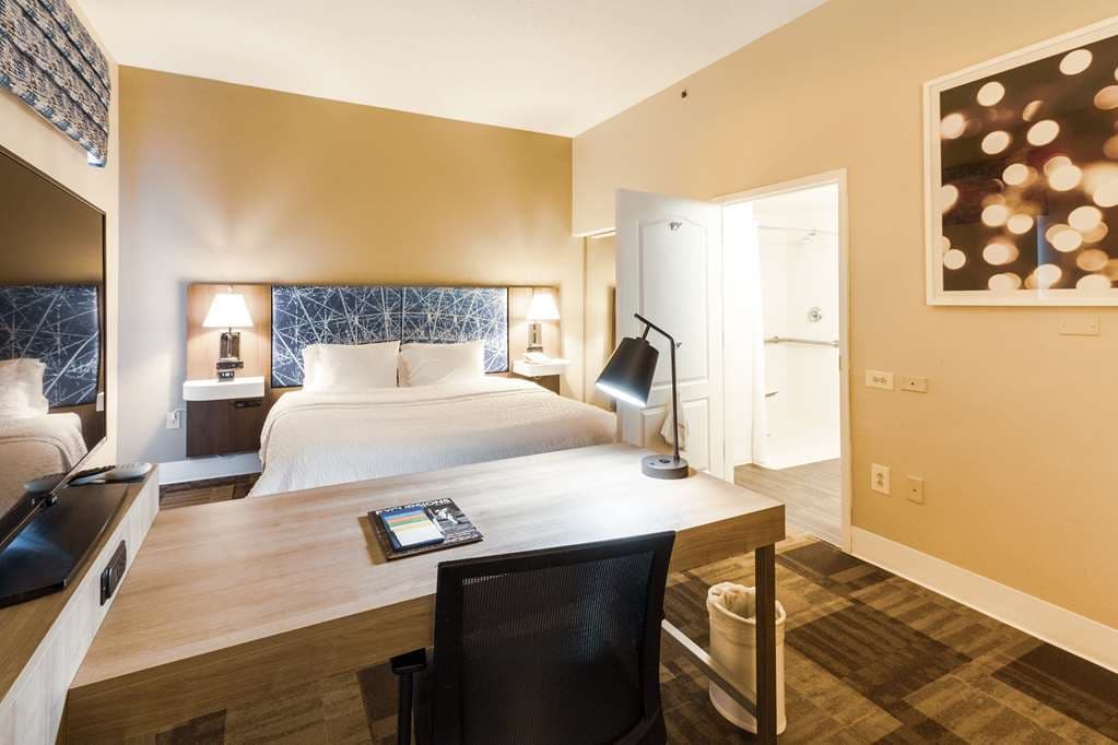 Hampton Inn & Suites Huntsville Hampton Cove — photo 2