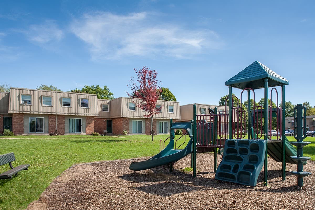 Maplewood Commons Apartments — photo 4