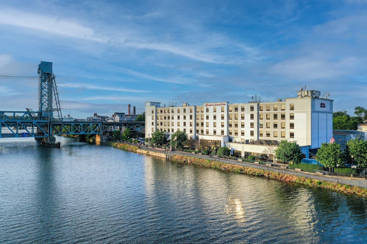 Hampton Inn & Suites Newark-Harrison-Riverwalk — photo 1