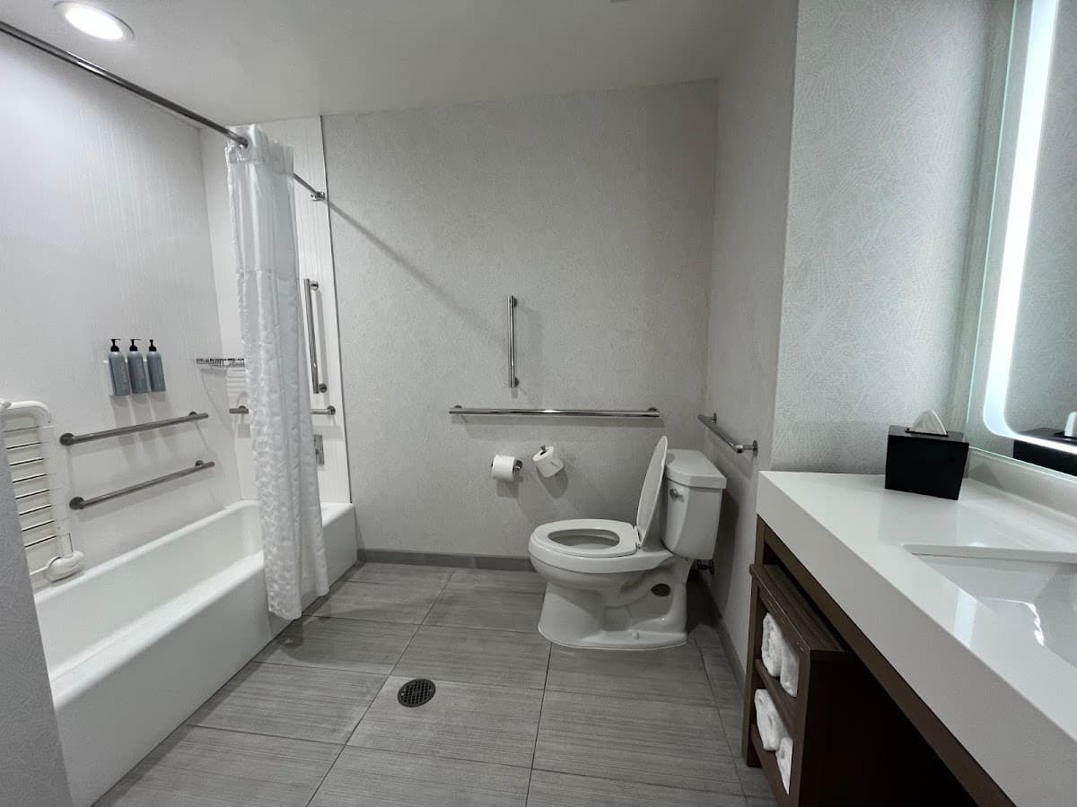 Courtyard by Marriott Houston Heights/I-10 — photo 4