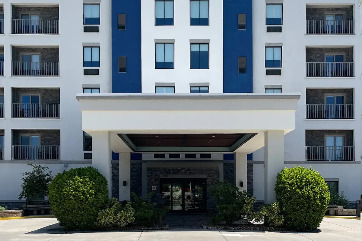 Coral Pointe Sarasota, an Ascend Collection Hotel — photo 5