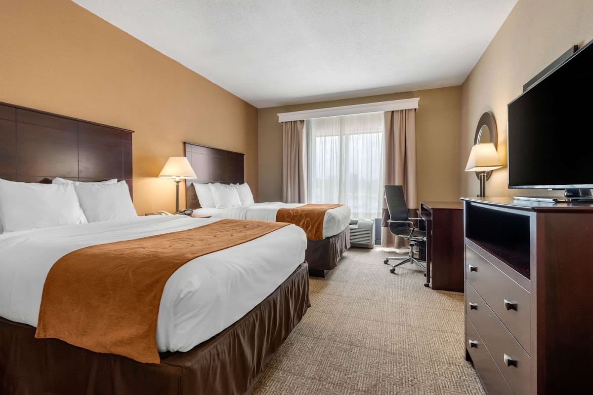 Comfort Suites near Route 66 — photo 2