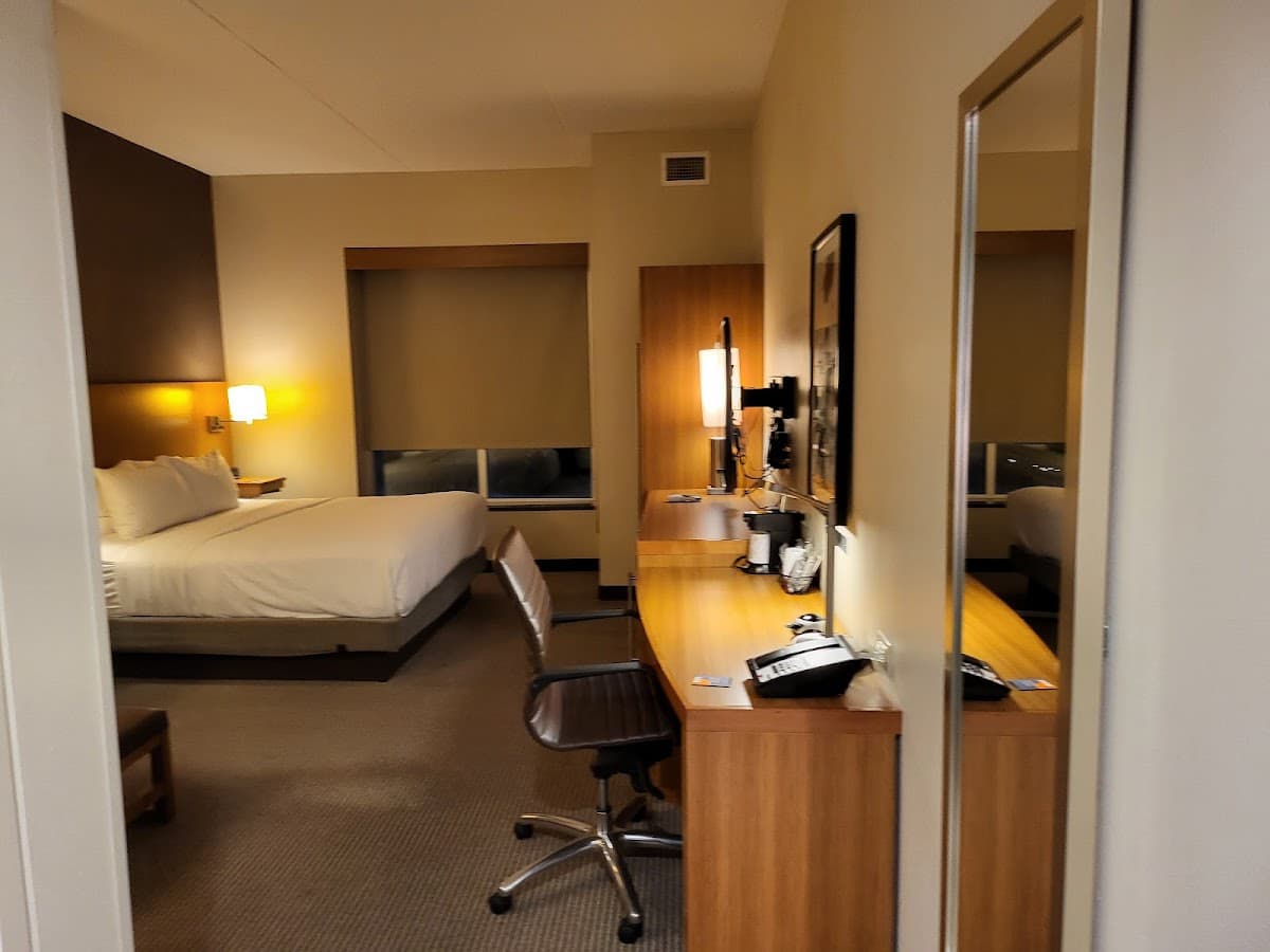 Hyatt Place Cincinnati / Sharonville Convention Center — photo 2