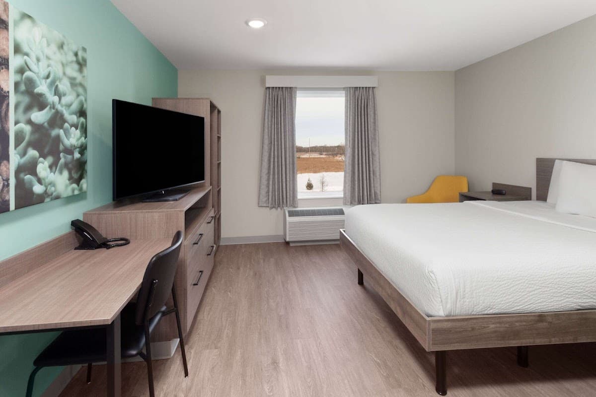 ECHO Suites Extended Stay by Wyndham Madison — photo 2