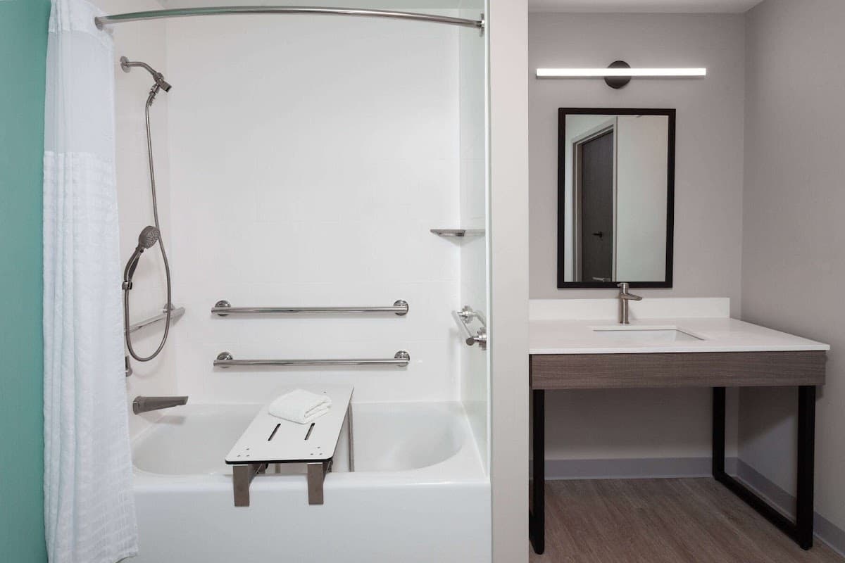 ECHO Suites Extended Stay by Wyndham Madison — photo 3