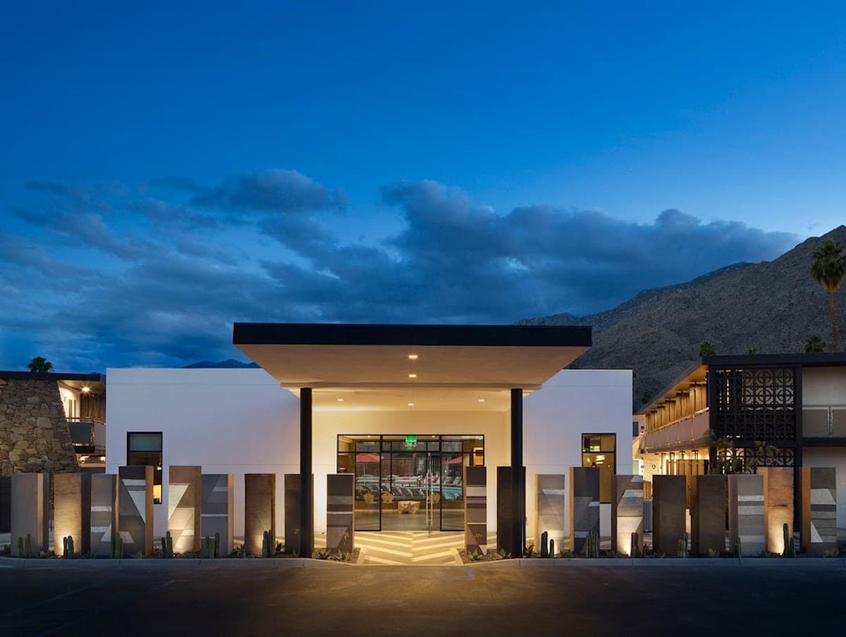 V Capri Palm Springs, a Dolce by Wyndham — photo 1