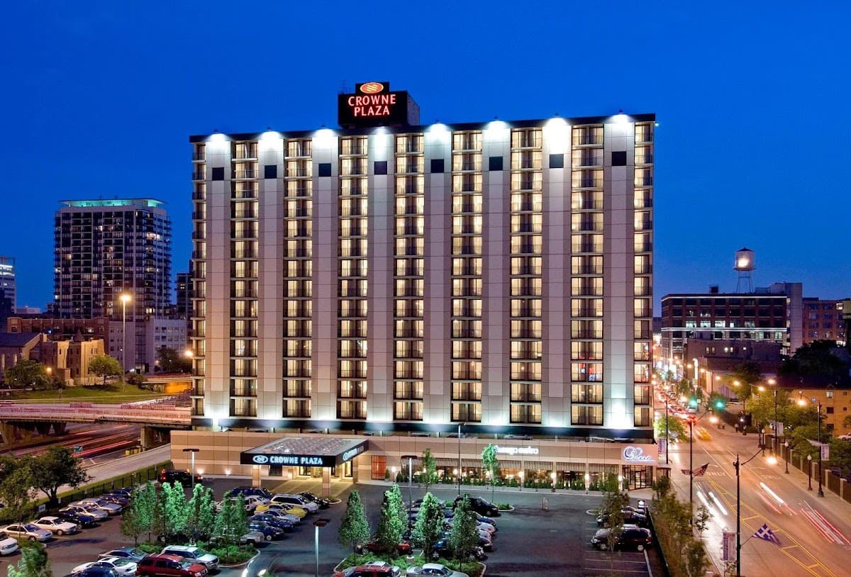 Crowne Plaza Chicago West Loop by IHG — photo 1