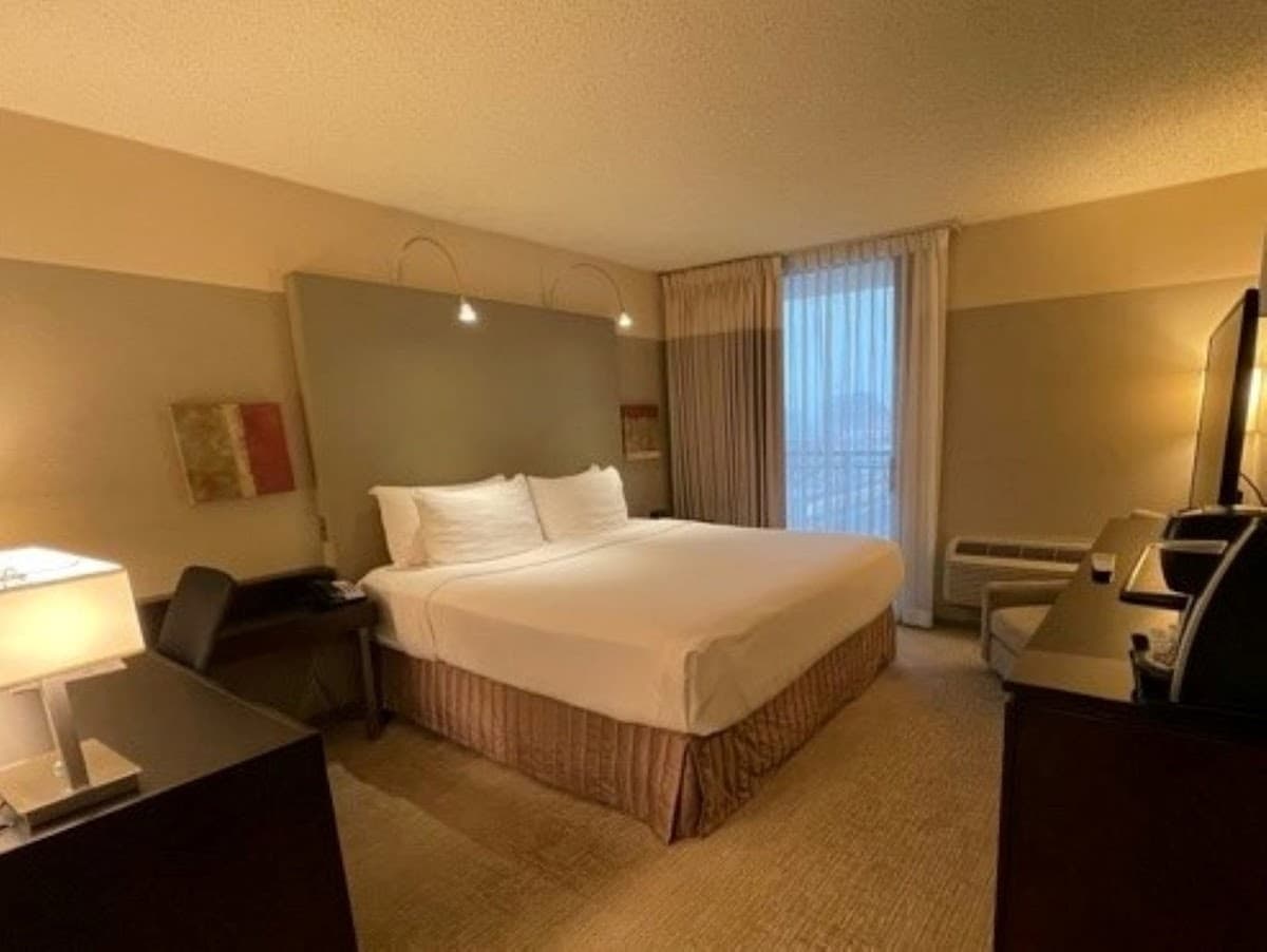 Crowne Plaza Chicago West Loop by IHG — photo 4