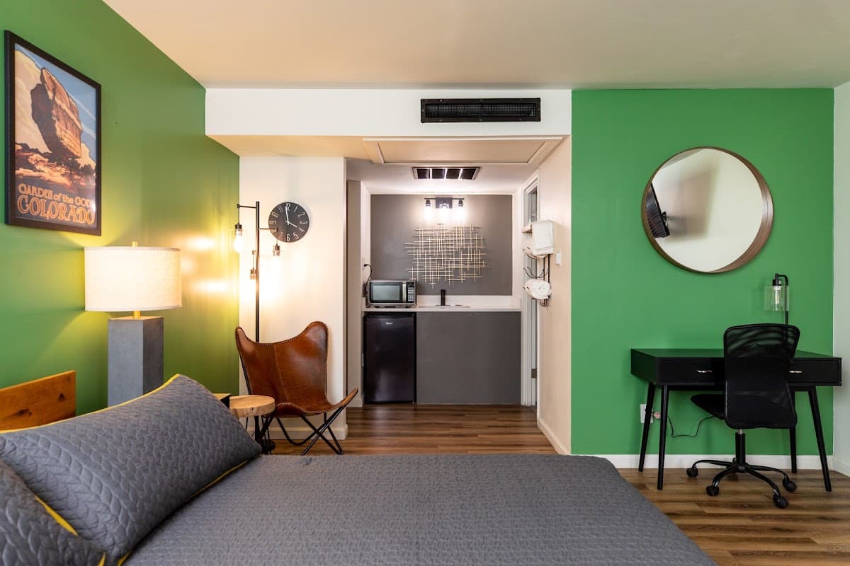 Modern Motel — photo 5