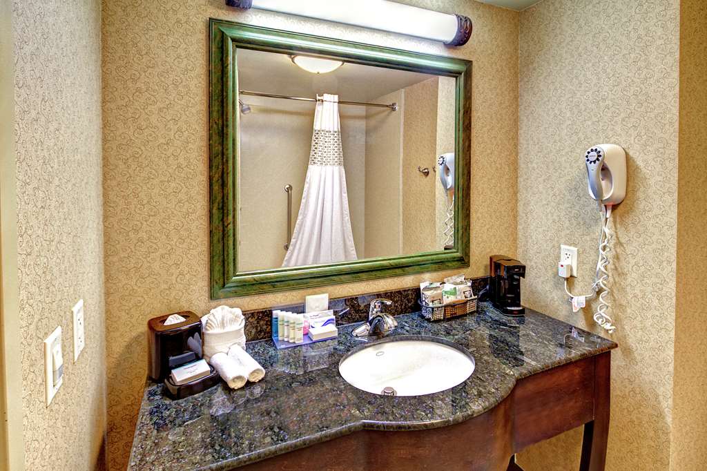 Hampton Inn & Suites Lebanon — photo 4