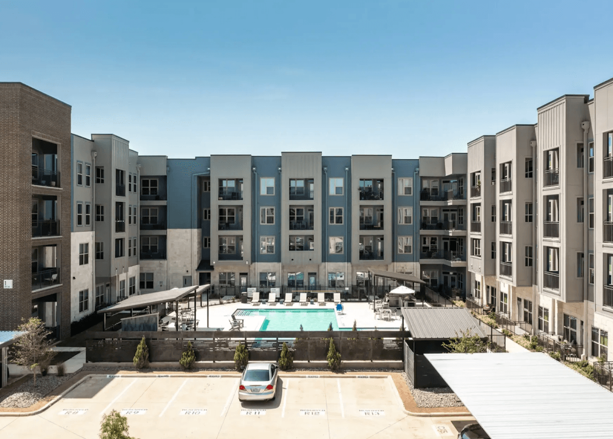 Eighteen51 Brinker — photo 1