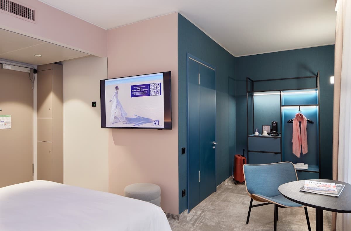 Novotel Hamburg Central Station — photo 2