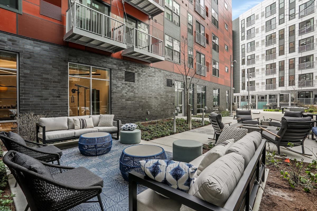 Beekman on Broadway Apartments — photo 1