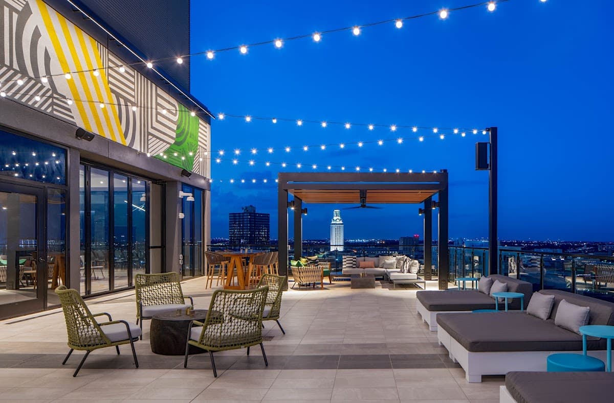 Hilton Garden Inn Austin University Capitol District — photo 1
