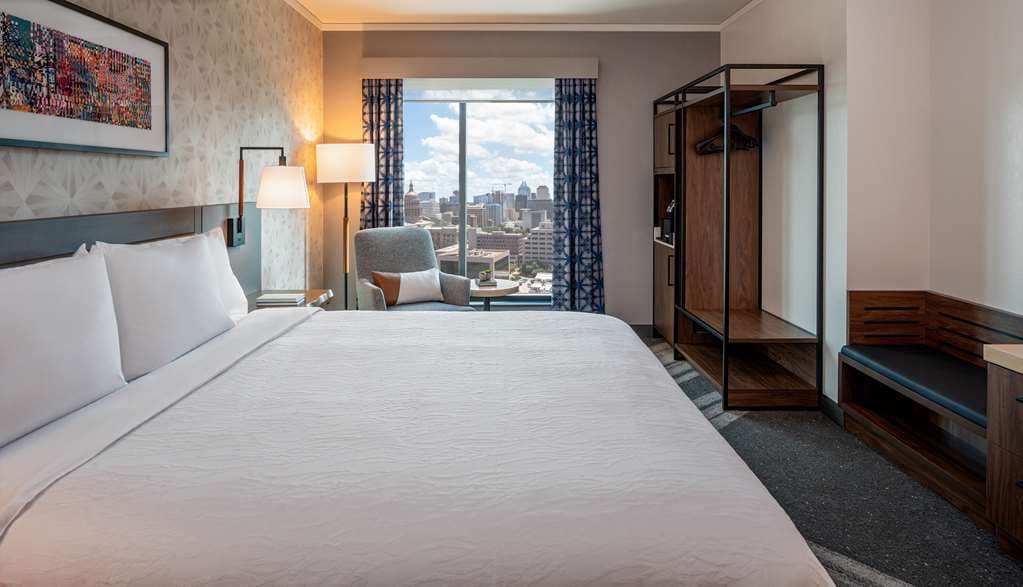 Hilton Garden Inn Austin University Capitol District — photo 5