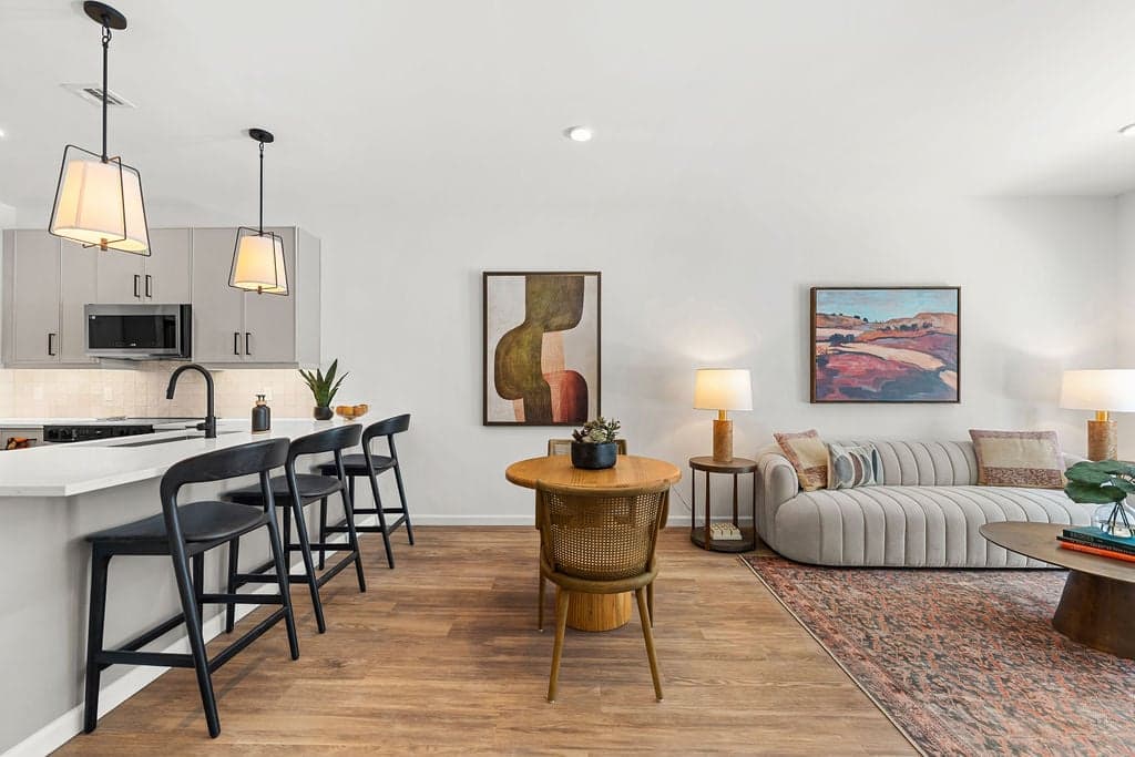 River's Edge Residences — photo 4