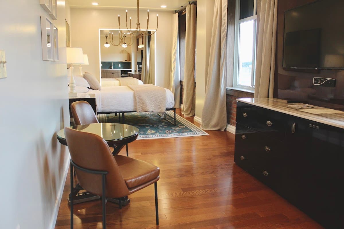 Powerhouse On Broadway -Suites & Social- — photo 4