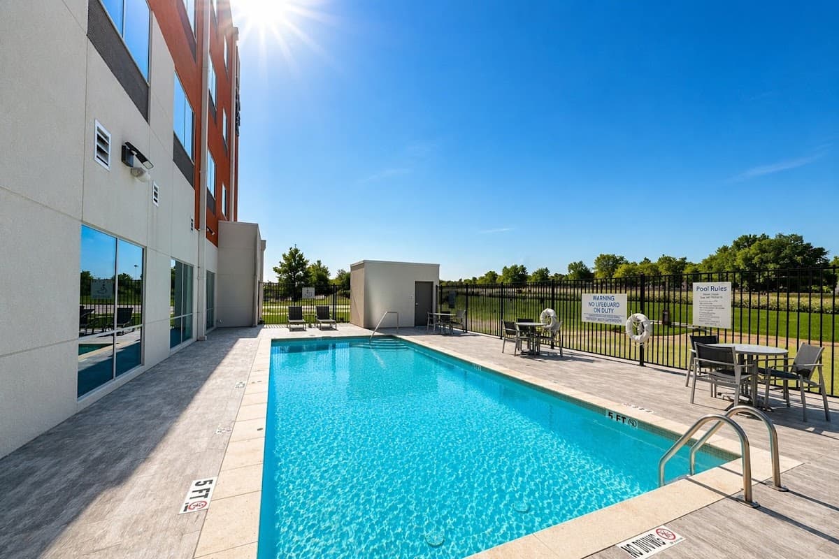 Holiday Inn Express & Suites Lindale - Tyler by IHG — photo 3