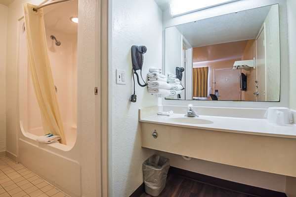 Rodeway Inn Kissimmee Maingate West — photo 4