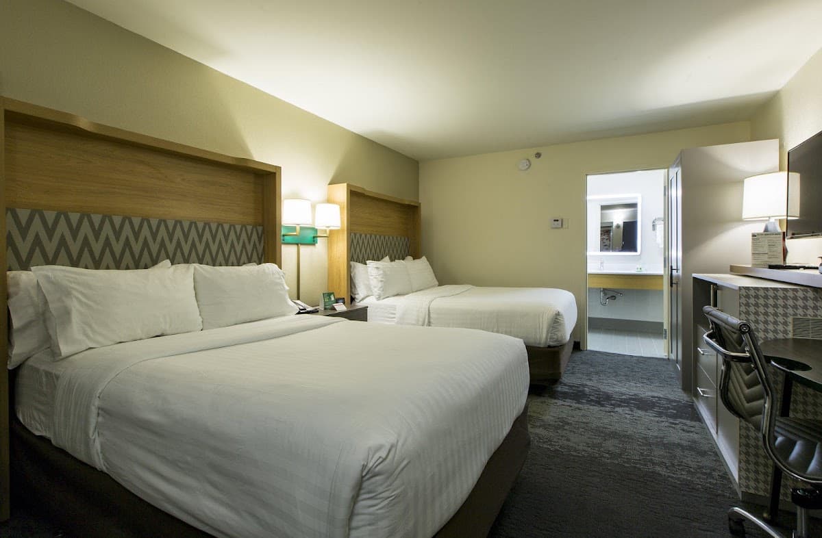 Holiday Inn & Suites Chicago North Shore (Skokie) by IHG — photo 2