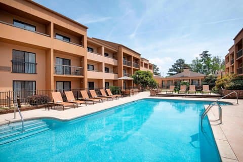 Courtyard by Marriott Savannah Midtown — photo 1
