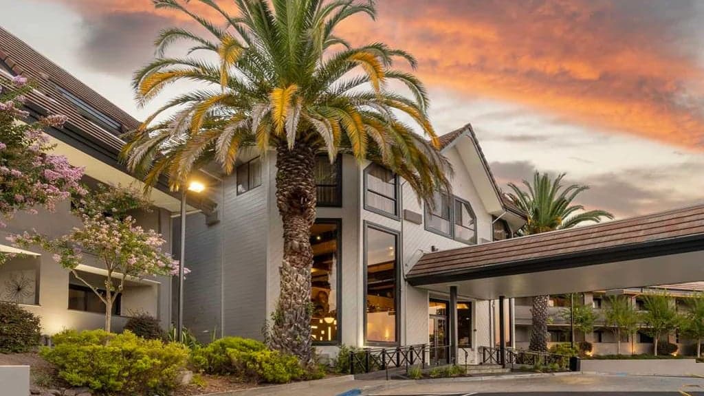 Best Western Plus Novato Oaks Inn — photo 1