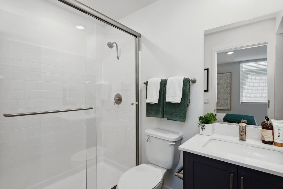 Maven on Broadway Apartments — photo 3