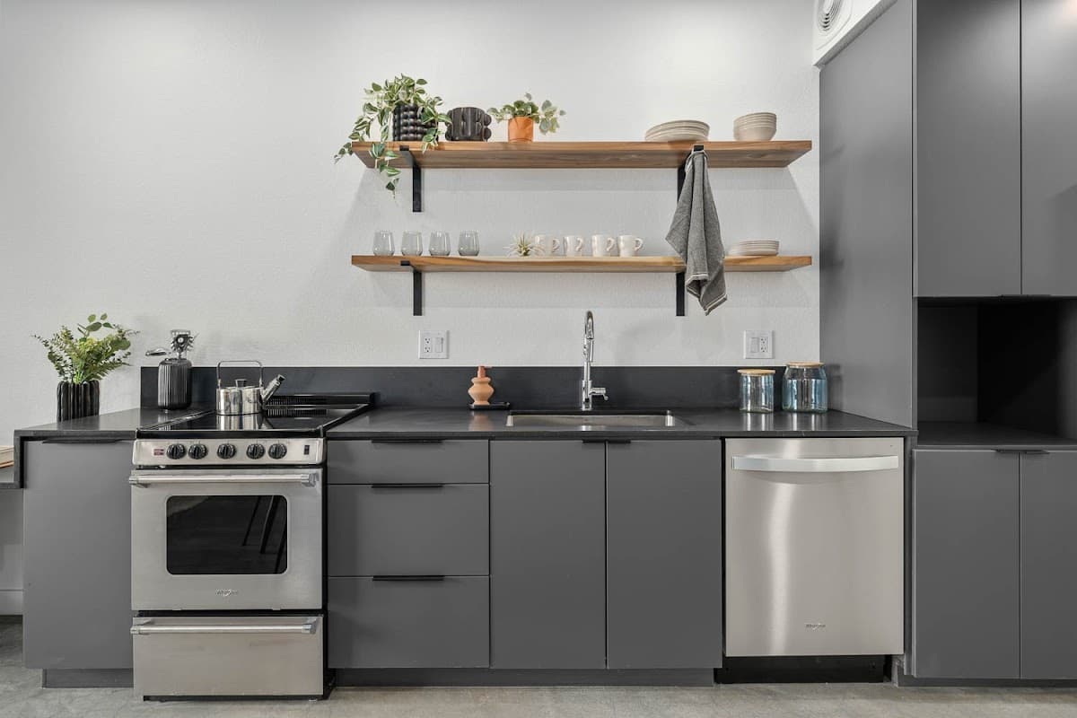 Dwell @ 5th and Farmer — photo 5