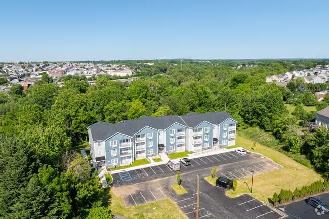 Jordan View Parke Apartments — photo 1
