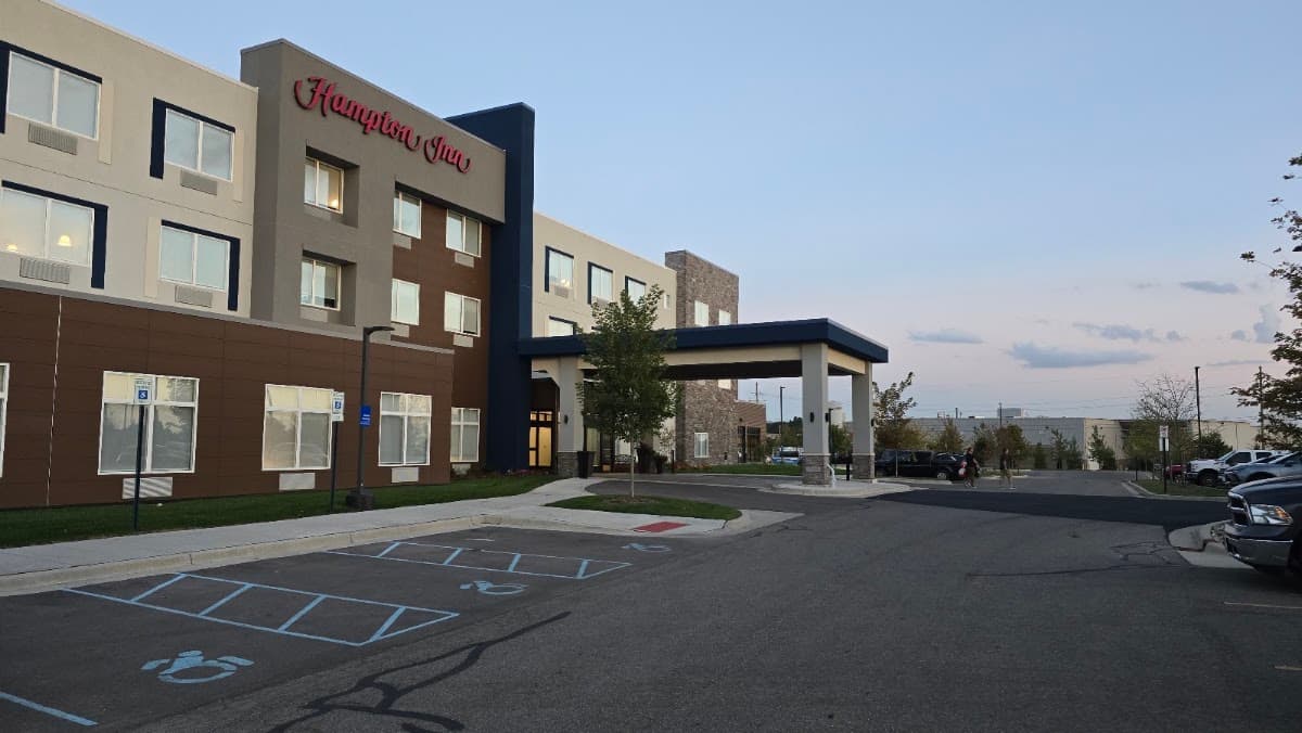 Hampton Inn Saline — photo 1