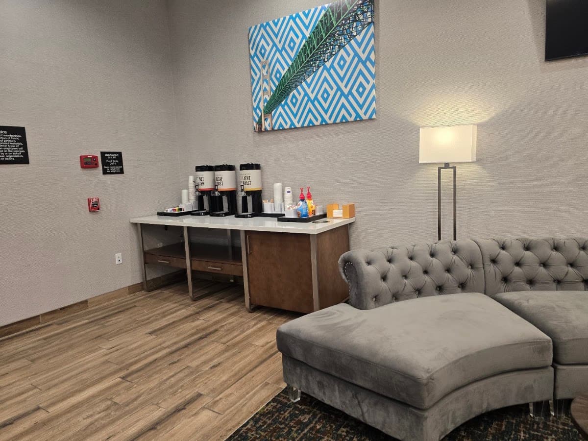 Hampton Inn Saline — photo 2
