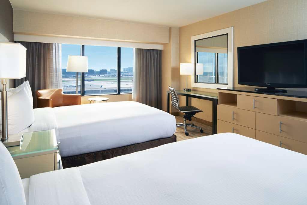 Hilton Los Angeles Airport — photo 2