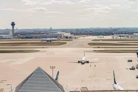 Sheraton Gateway Hotel in Toronto International Airport — photo 1