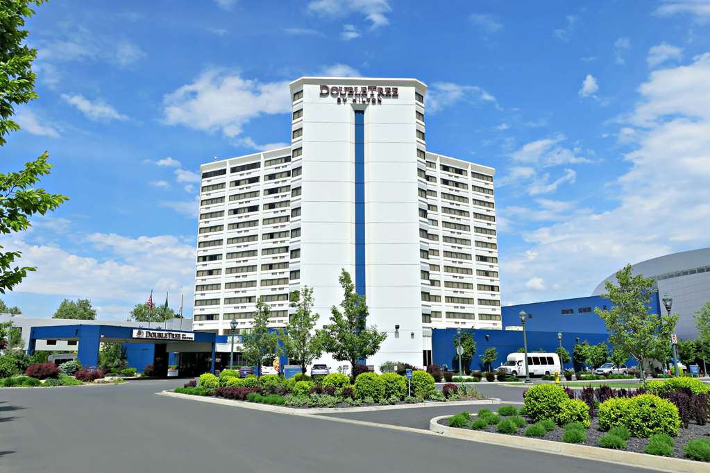 DoubleTree by Hilton Hotel Spokane City Center — photo 1