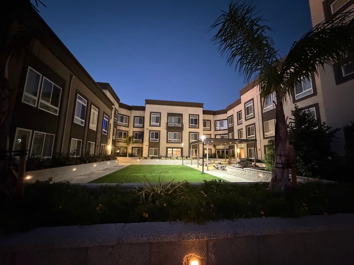 Alamo Street Apartments — photo 2