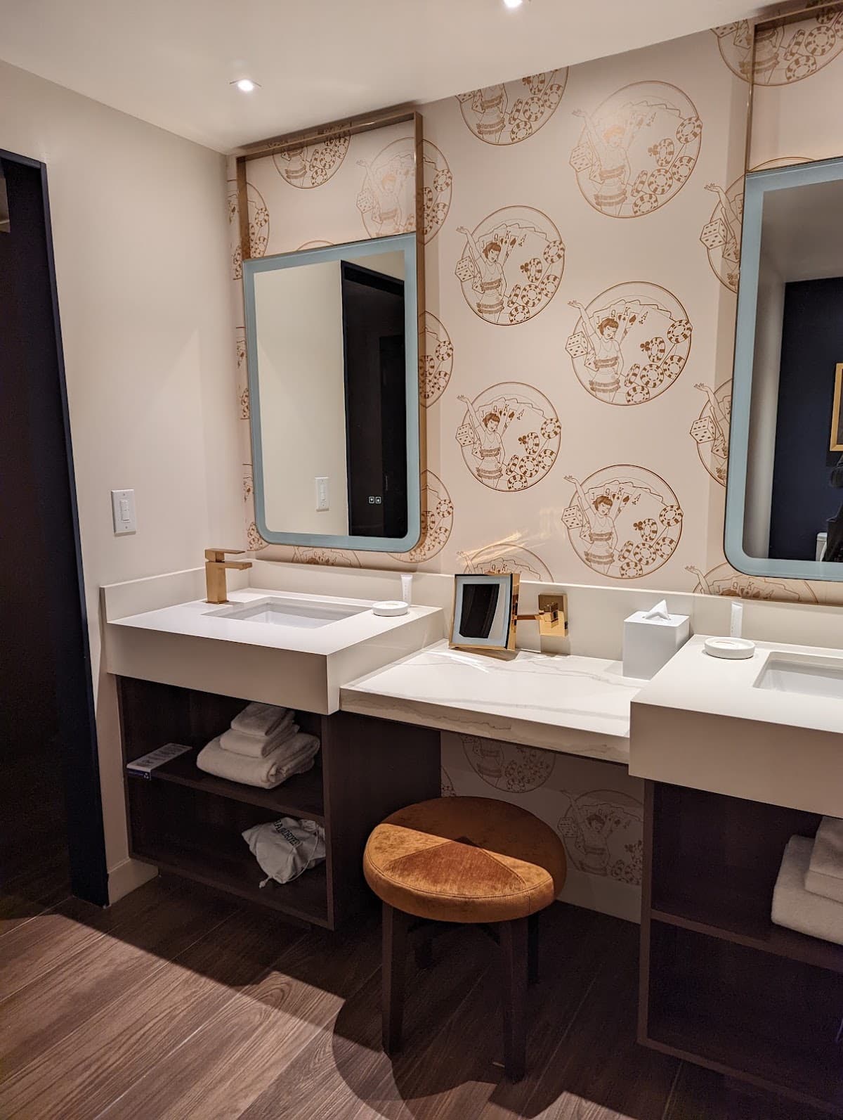Circa Resort & Casino — photo 4