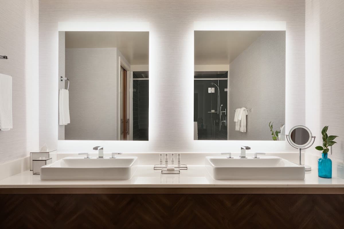Carte Hotel San Diego Downtown, Curio Collection by Hilton — photo 4