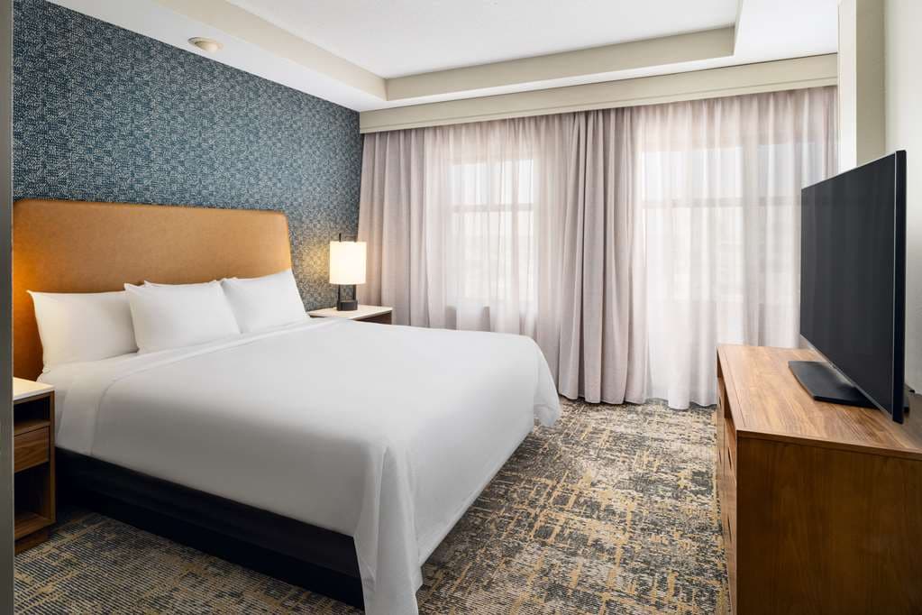Embassy Suites by Hilton Lincoln — photo 2
