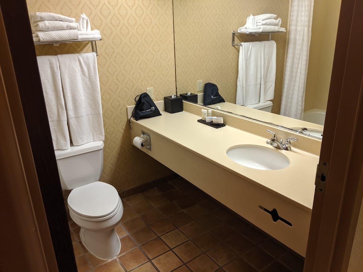 Embassy Suites by Hilton Lincoln — photo 4