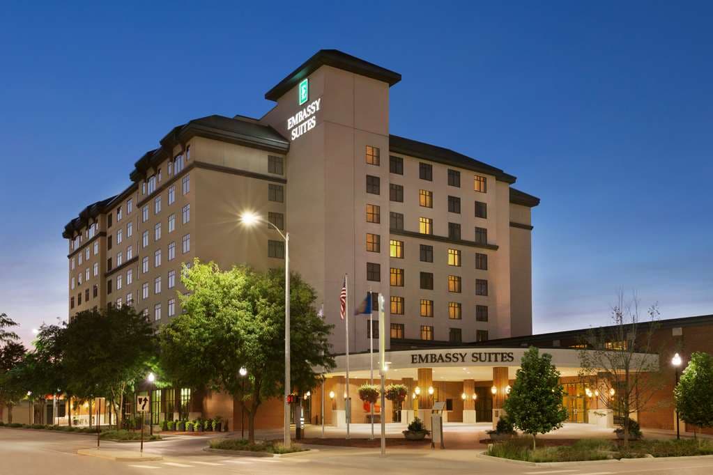 Embassy Suites by Hilton Lincoln — photo 5