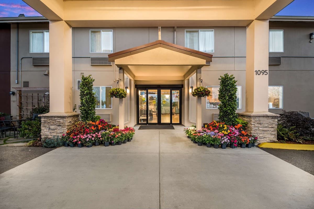 Red Lion Inn & Suites Sequim — photo 1