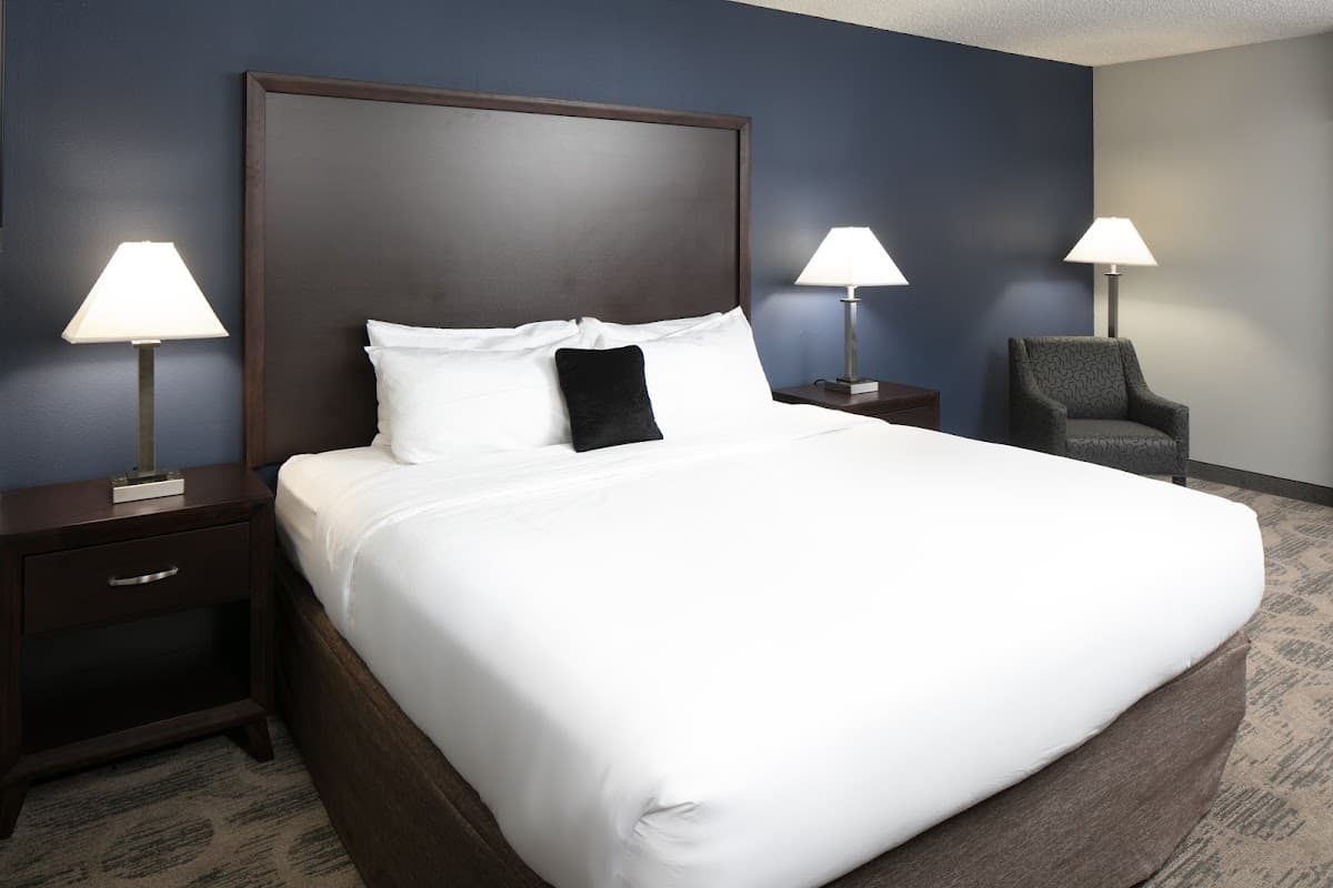 Red Lion Inn & Suites Sequim — photo 2